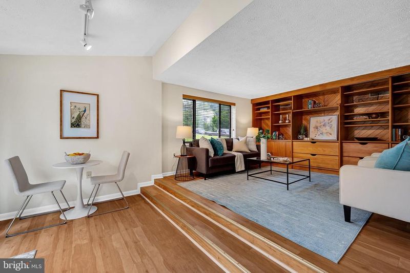 327 S Horners Ln, Rockville, MD 20850