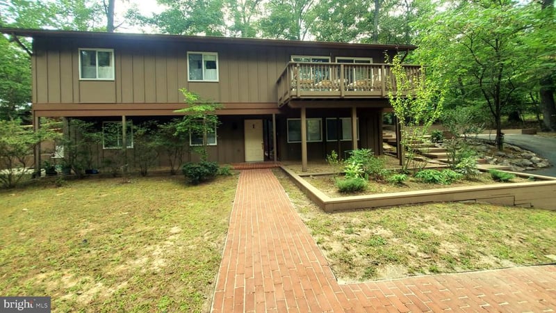 2512 Fauquier Ln, Reston, VA 20191