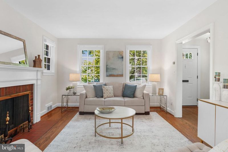 4412 Butterworth Pl NW, Washington, DC 20016