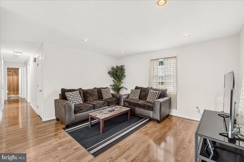 504 E F St, Brunswick, MD 21716