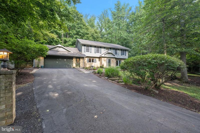 5412 Ridgecroft Dr, Camp Springs, MD 20746