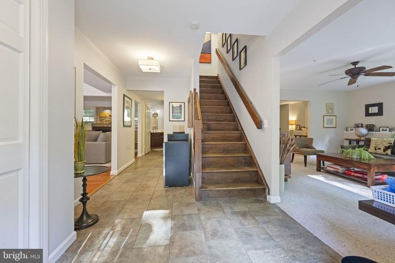 5412 Ridgecroft Dr, Camp Springs, MD 20746