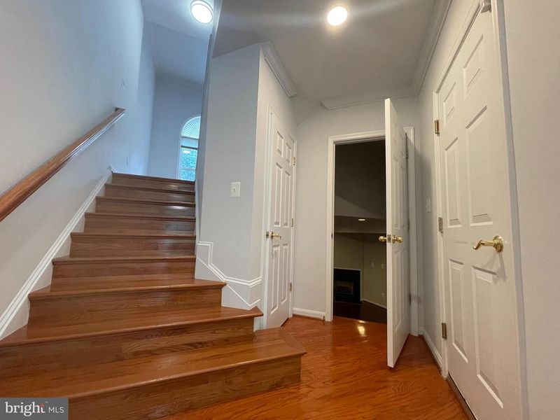 6173 Derring St, Centreville, VA 20120