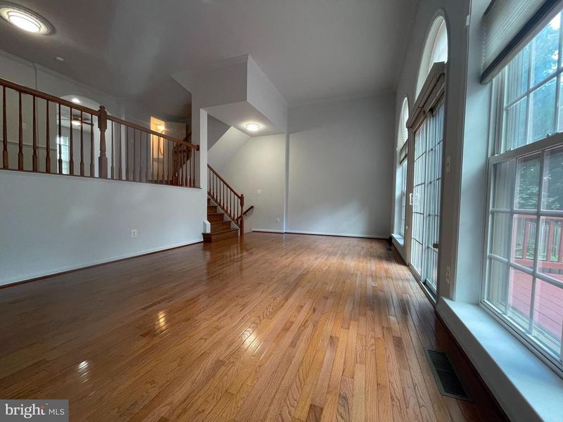 6173 Derring St, Centreville, VA 20120