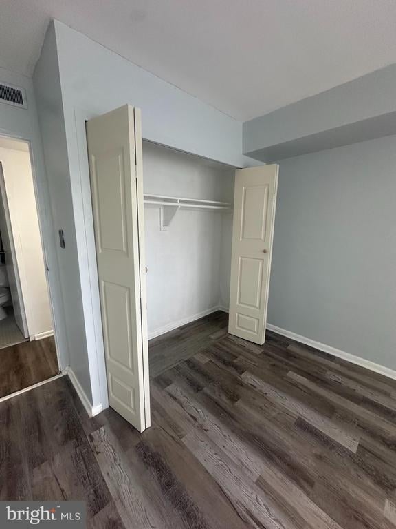 5801 Quantrell Ave #402, Alexandria, VA 22312