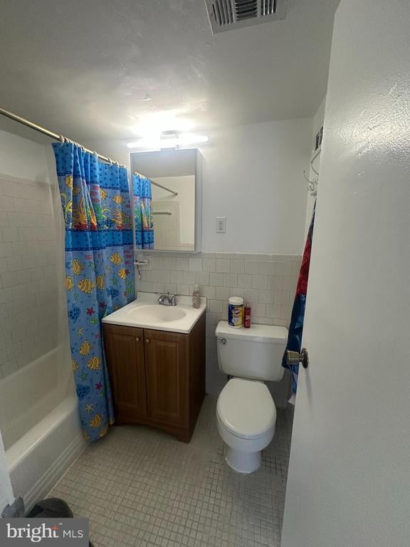 5801 Quantrell Ave #402, Alexandria, VA 22312