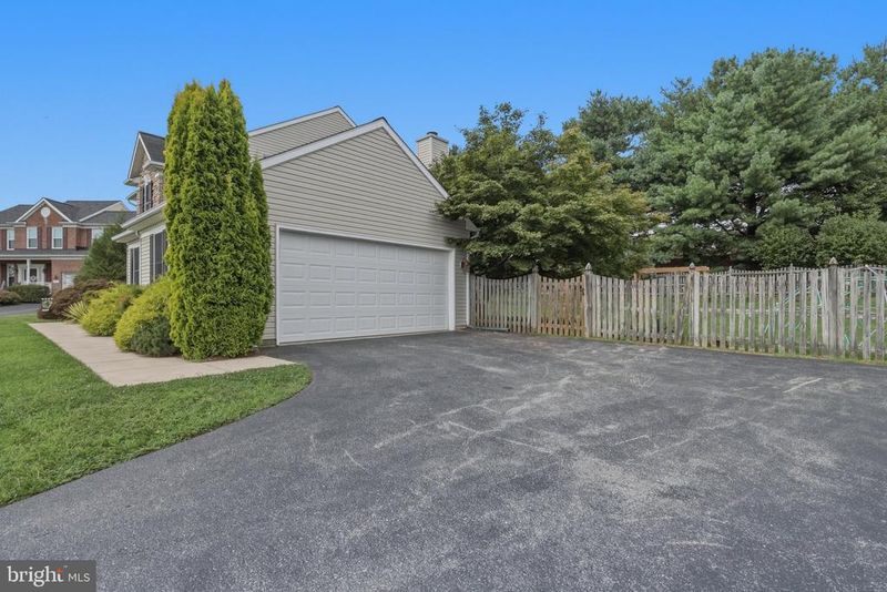 4028 Bunker Ct, Mount Airy, MD 21771