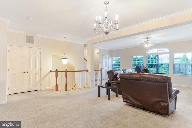 15081 Leicestershire St, Woodbridge, VA 22191