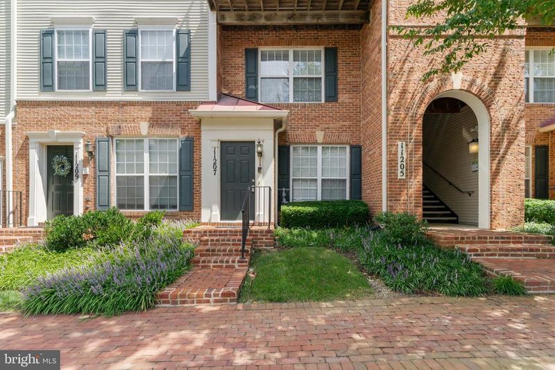 11207 Edson Pk #42, North Bethesda, MD 20852