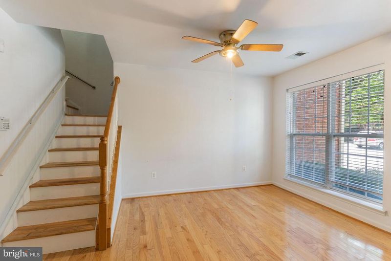 11207 Edson Pk #42, North Bethesda, MD 20852