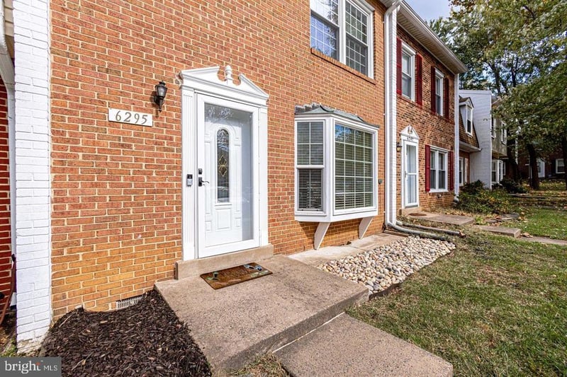 6295 Hillary Ct, Alexandria, VA 22315