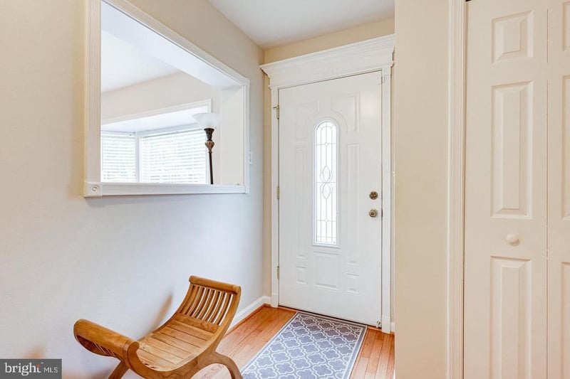 6295 Hillary Ct, Alexandria, VA 22315