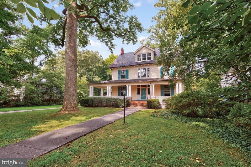 5906 Cedar Pw, Chevy Chase, MD 20815