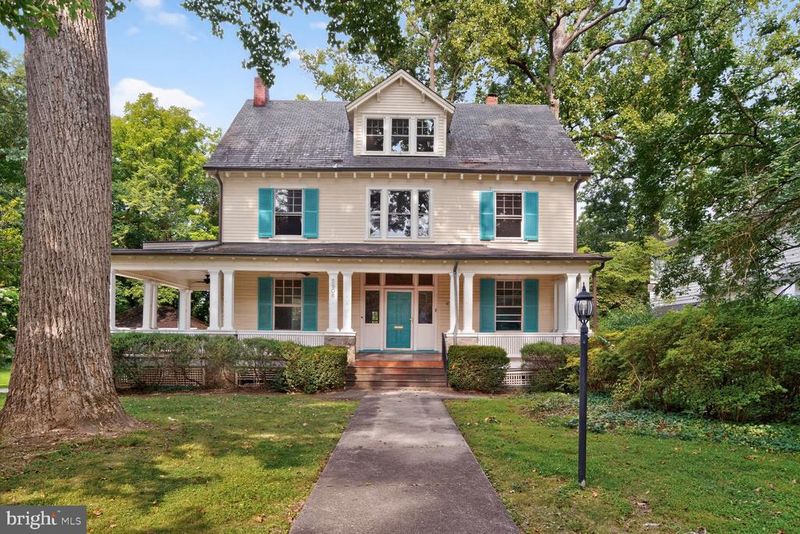 5906 Cedar Pw, Chevy Chase, MD 20815