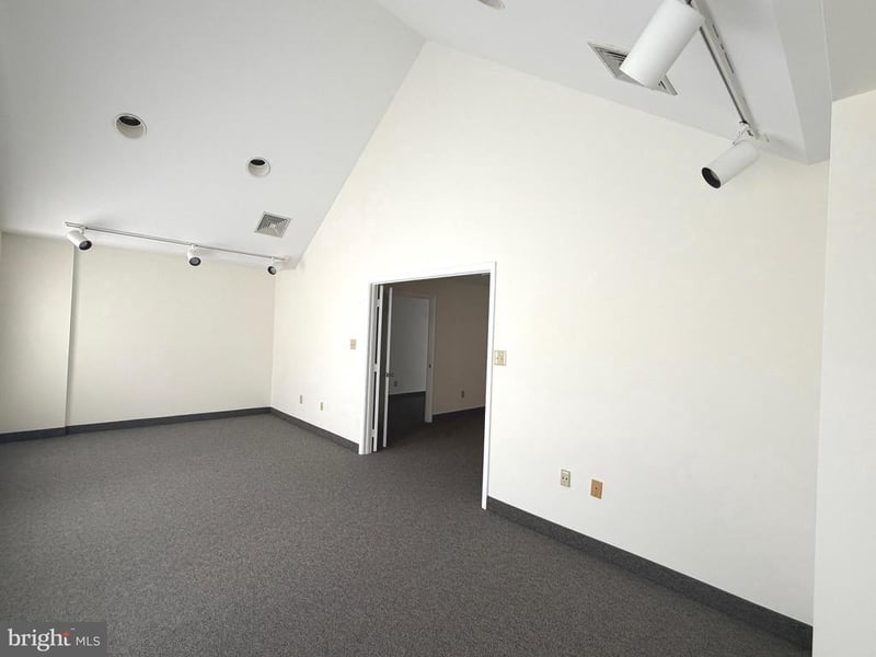 9675 Main St #D, Fairfax, VA 22031