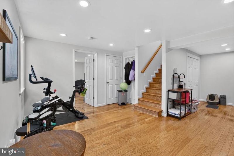 4725 Springbrook Dr, Annandale, VA 22003