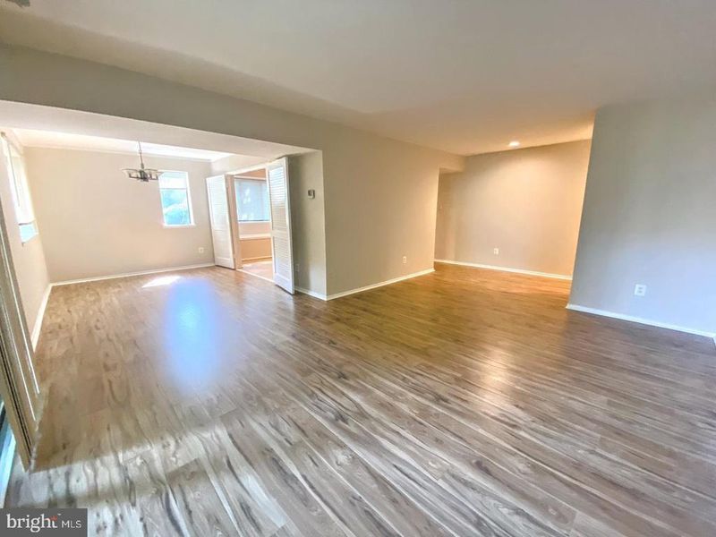 1646 Parkcrest Cir #1D/201, Reston, VA 20190