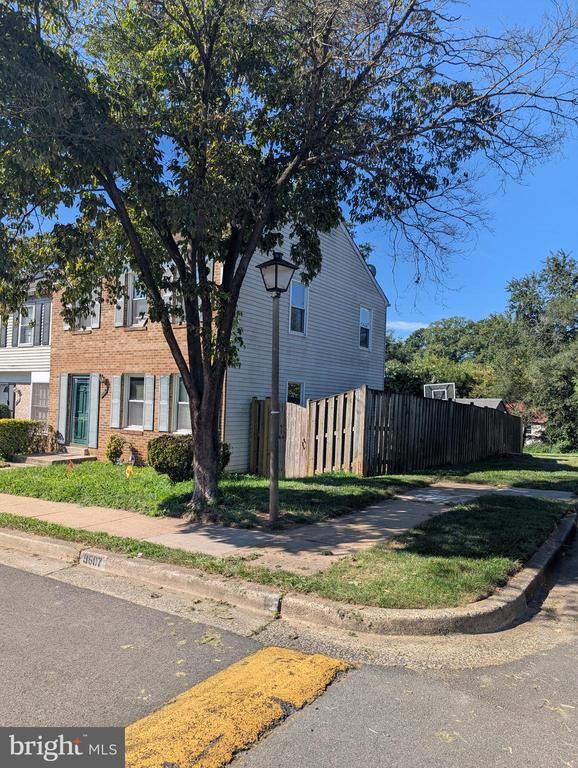 9601 Westport Ln, Burke, VA 22015
