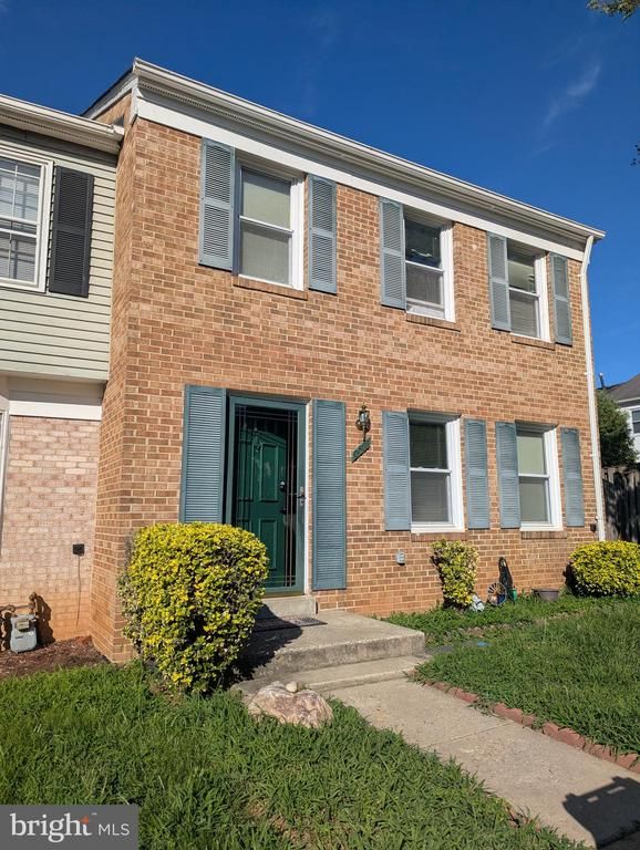 9601 Westport Ln, Burke, VA 22015