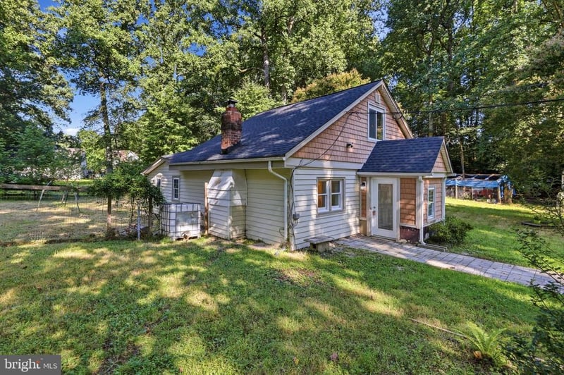 12820 Maple St, Silver Spring, MD 20904