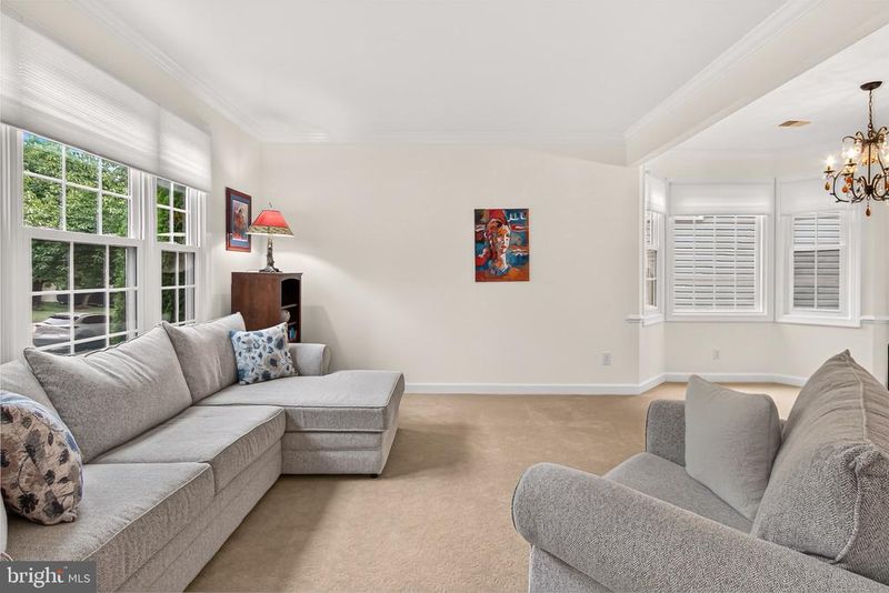 5811 Cub Stream Dr, Centreville, VA 20120