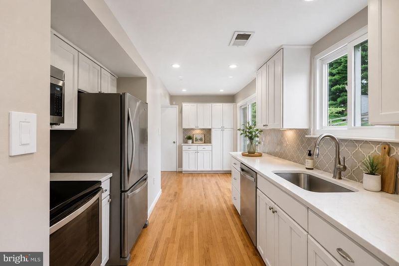 10417 Carlyn Ridge Rd, Damascus, MD 20872