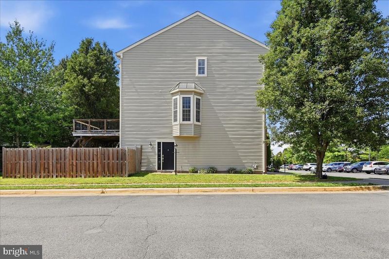 8928 Brewer Creek Pl, Manassas, VA 20109