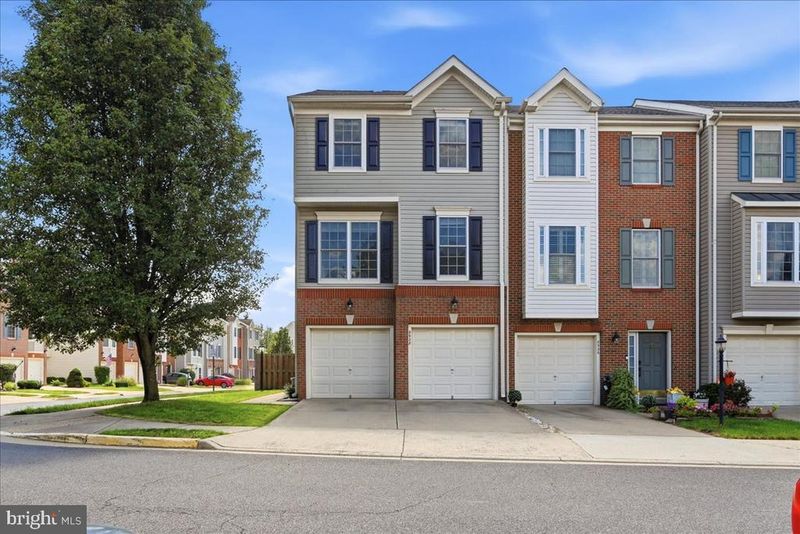 8928 Brewer Creek Pl, Manassas, VA 20109