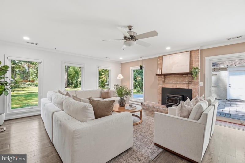 7712 Frances Dr, Alexandria, VA 22306