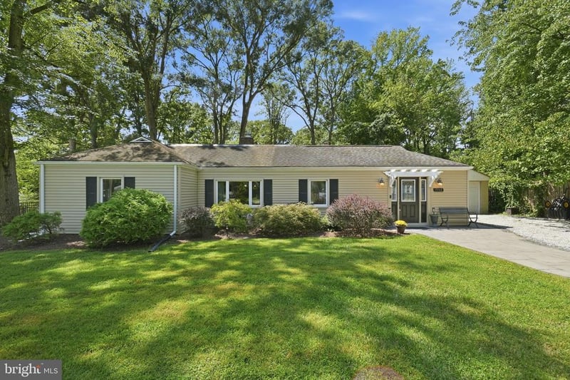 7712 Frances Dr, Alexandria, VA 22306