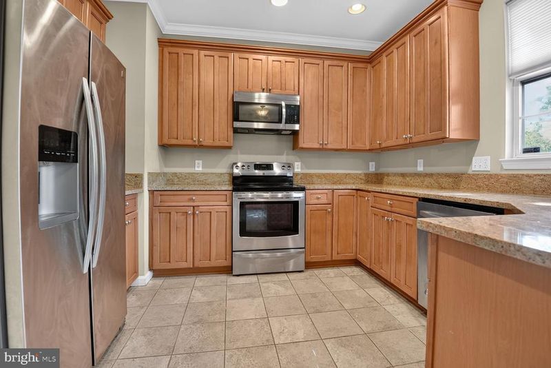 4129 Grover Glen Ct, Fairfax, VA 22030