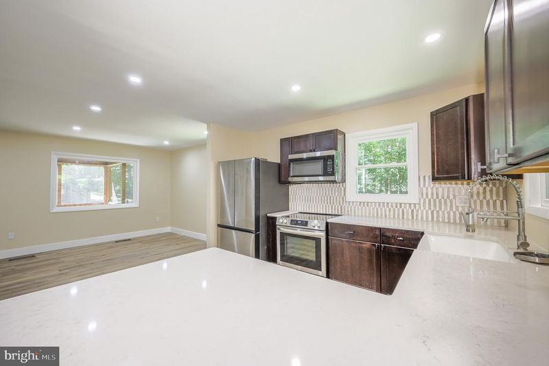 685 Bethel Church Rd, Fredericksburg, VA 22405