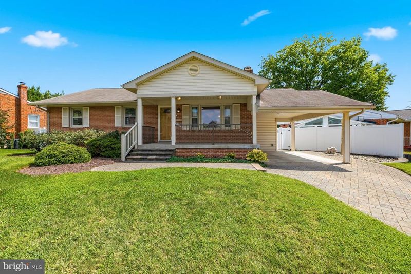 802 Young Pl, Frederick, MD 21702