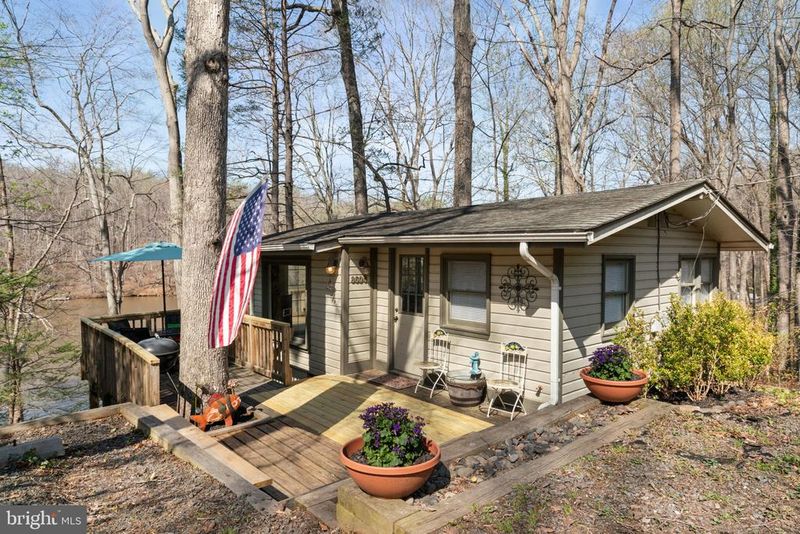 8600 Cobb Rd, Manassas, VA 20112