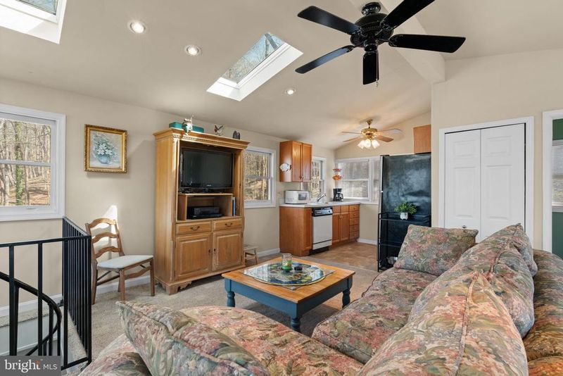 8600 Cobb Rd, Manassas, VA 20112