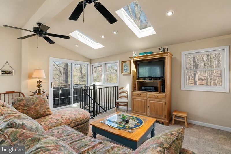 8600 Cobb Rd, Manassas, VA 20112