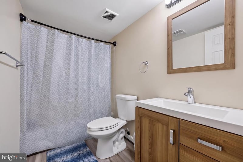 7804 Yankee Harbor Dr, Montgomery Village, MD 20886