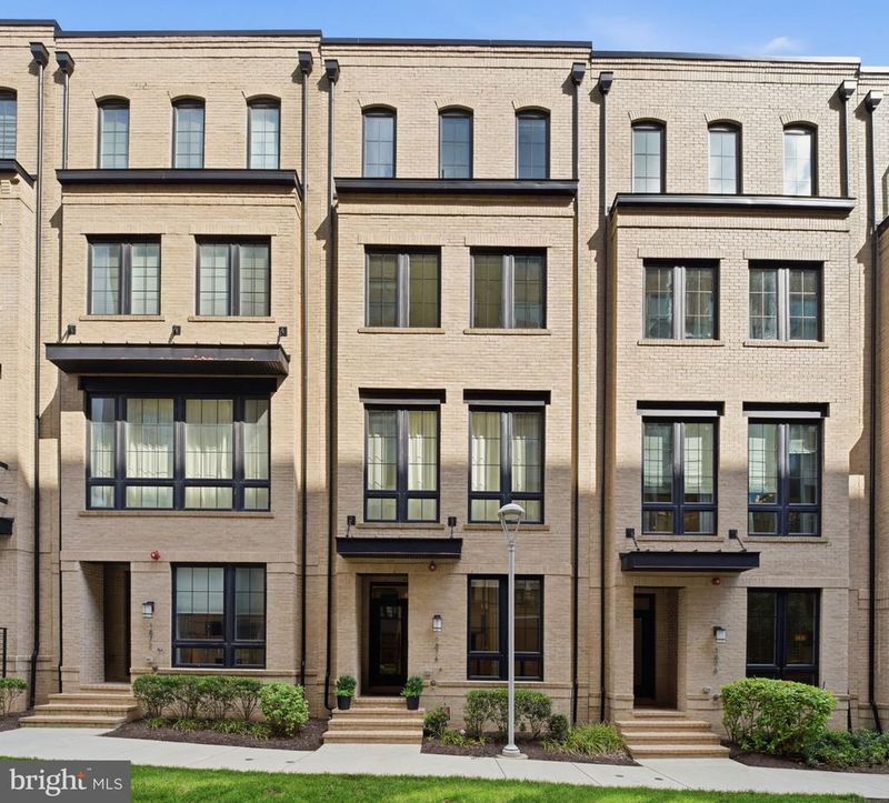 1874 Easterly Rd, Reston, VA 20190