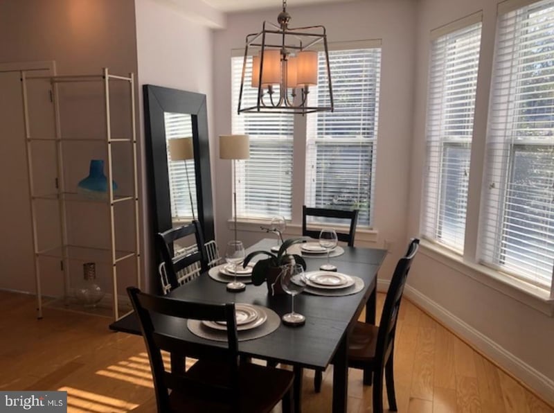 1633 N Colonial Ter #201, Arlington, VA 22209