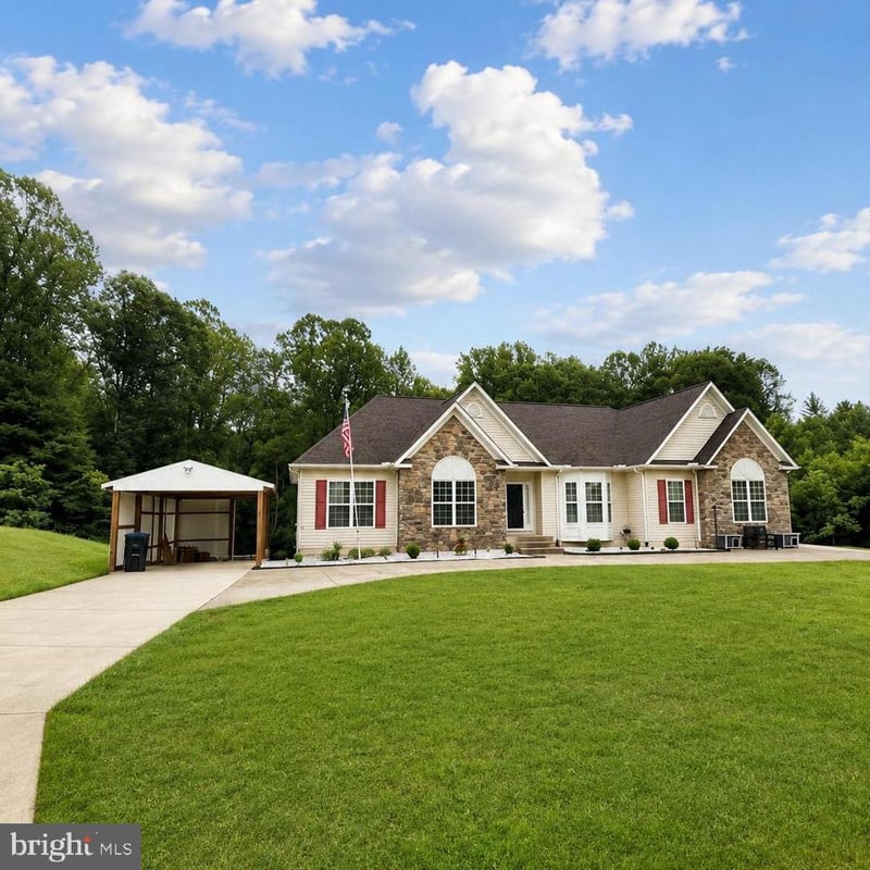 6813 N Stuart Rd, King George, VA 22485