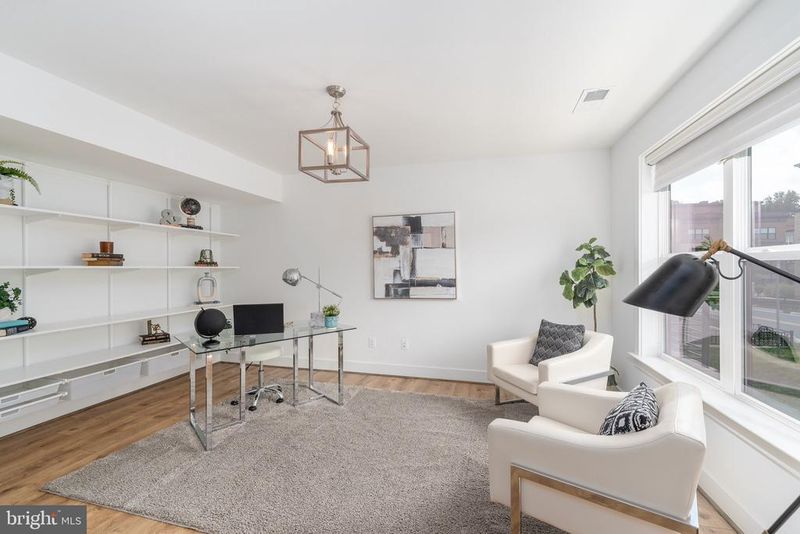 3541 Bellflower Ln, Rockville, MD 20852
