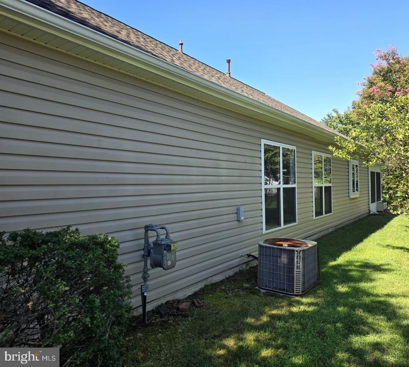 14 Lucketts Dr, Fredericksburg, VA 22406