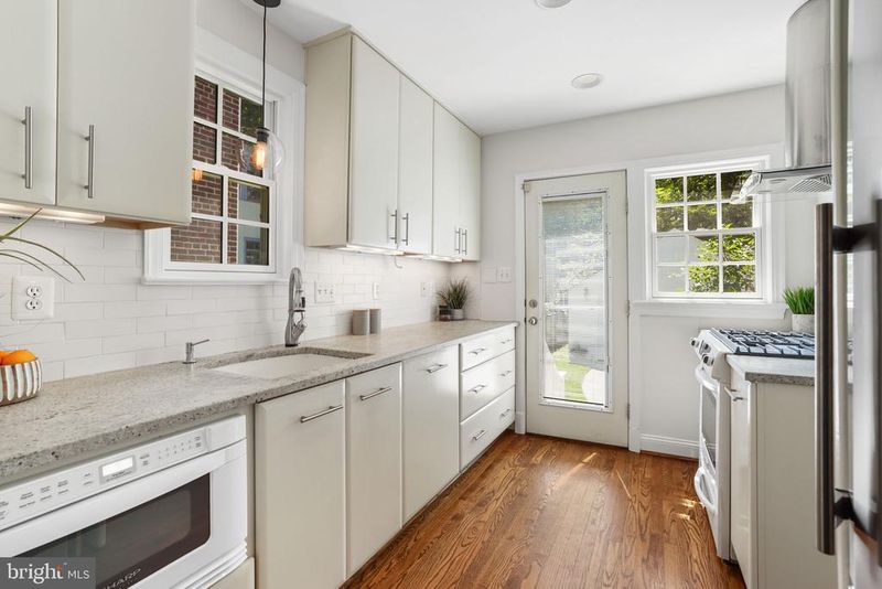 4412 Butterworth Pl NW, Washington, DC 20016