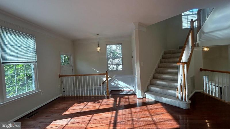 13906 Gothic Dr, Centreville, VA 20121
