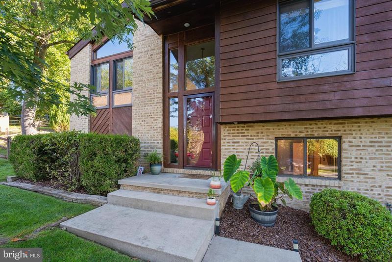 10206 Ladoga Pl, New Market, MD 21774