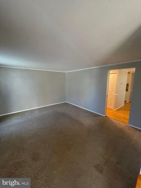 7964 Covington Ave, Glen Burnie, MD 21061