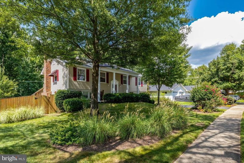 13004 Maple View Ln, Fairfax, VA 22033