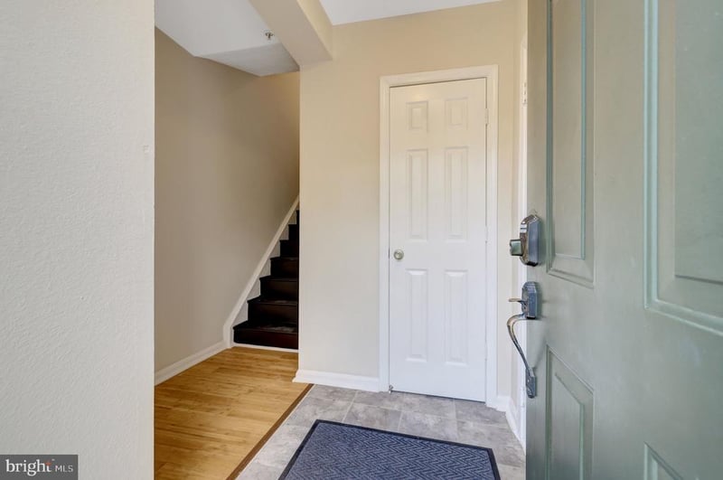 12841 Fair Briar Ln #12841, Fairfax, VA 22033