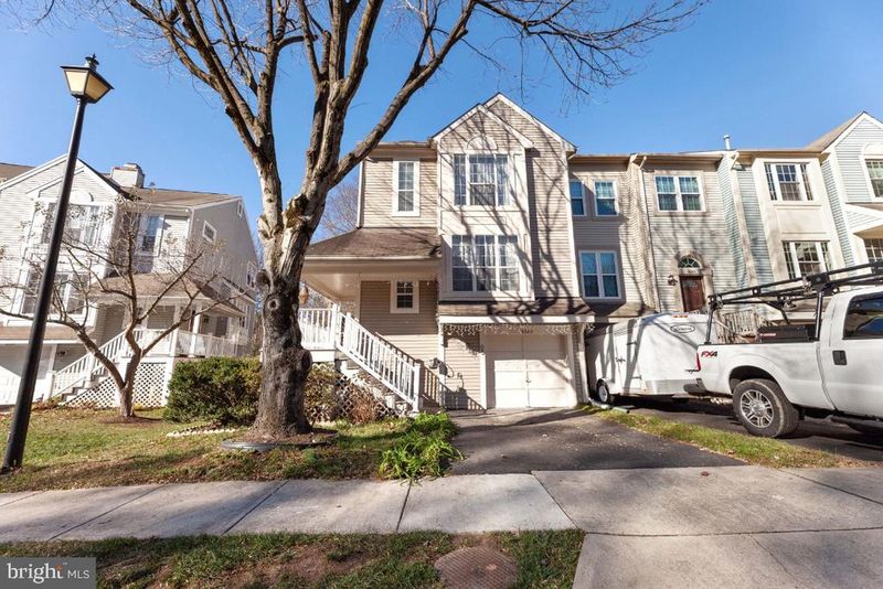 8308 Southern Oaks Ct, Lorton, VA 22079