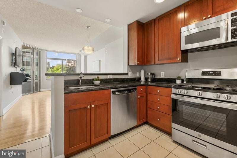 3600 S Glebe Rd #215W, Arlington, VA 22202
